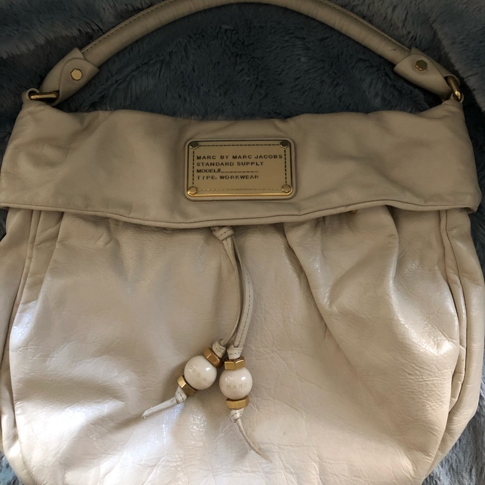 Marc Jacobs beige leather bag.